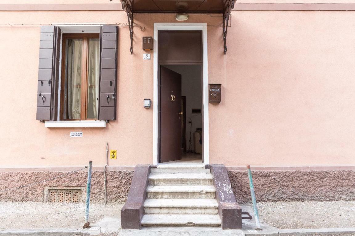 Casa Vacanza Lyudmyla Mestre Exterior photo